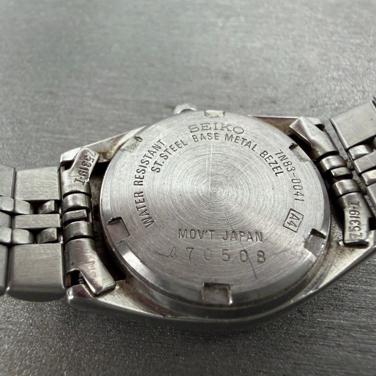 Seiko Watch Women 24mm Black Tone Silver Tone Daydate Round 7N83-0041 New Batter9