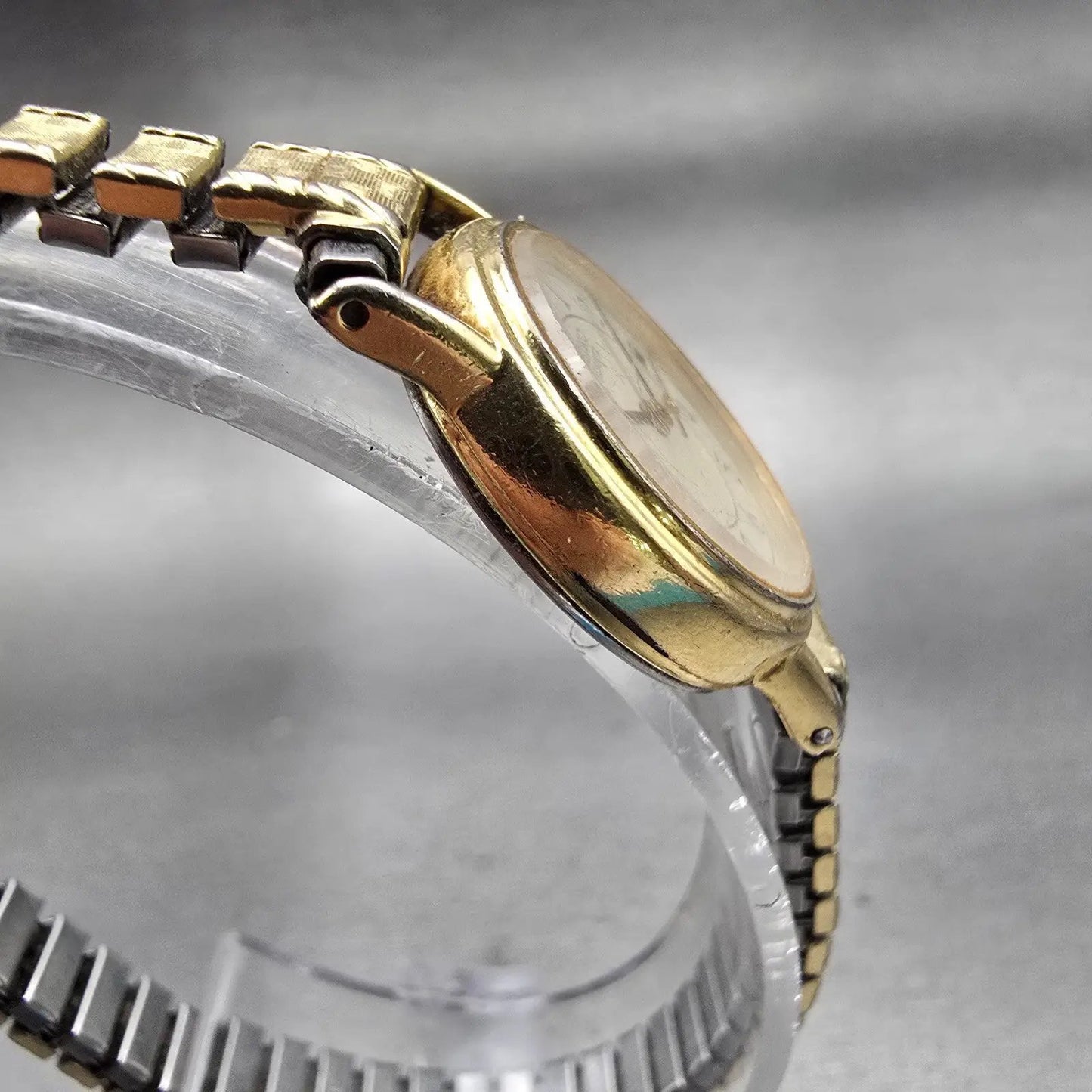 Seiko Watch Women 21mm Cream Dial Gold Tone Date Round 3E22-0069 New Battery VTG3