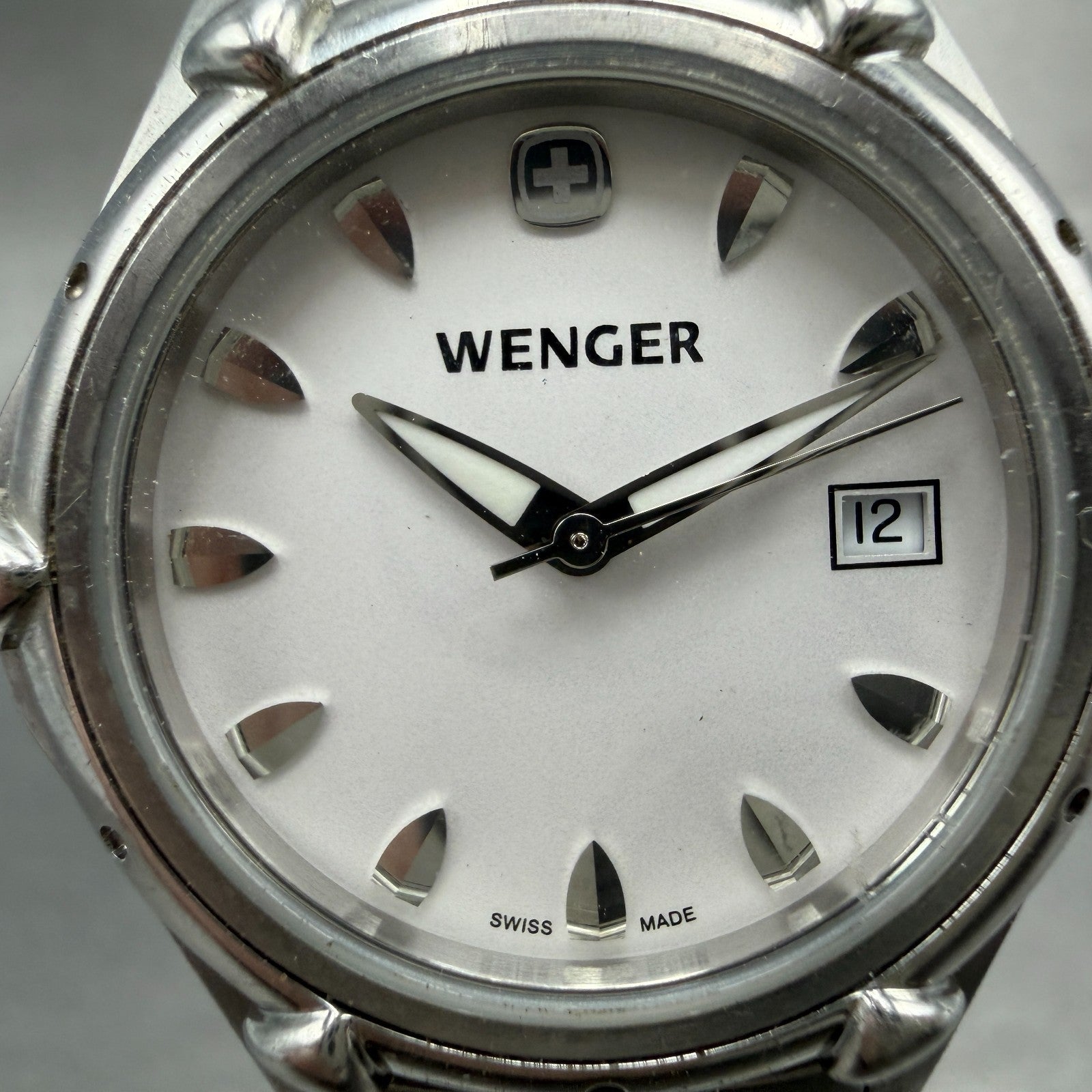 Wenger Watch Women 30mm White Dial Silver Tone Date Round 7023X New Battery1