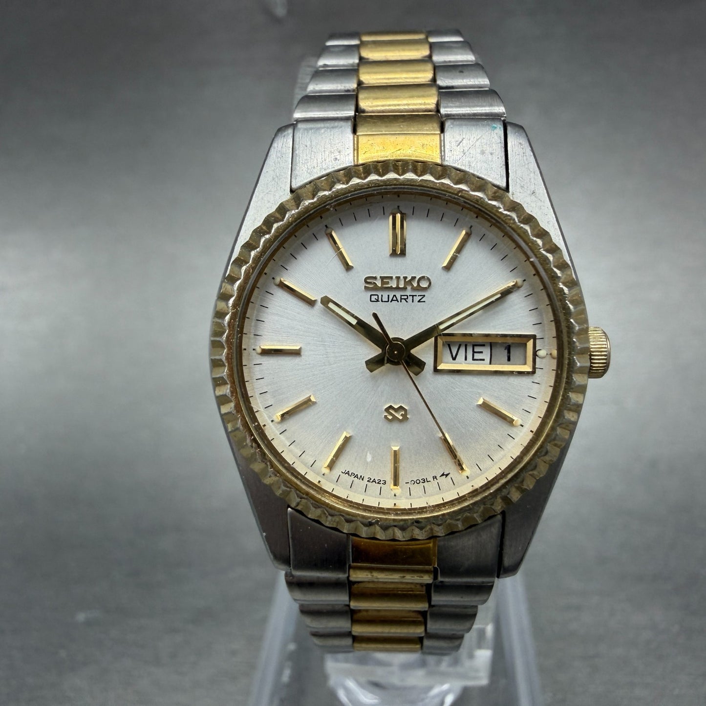 Seiko SQ Watch Women 25mm Silver Dial Two Tone Daydate Round 2A23-0039 NewBat 980