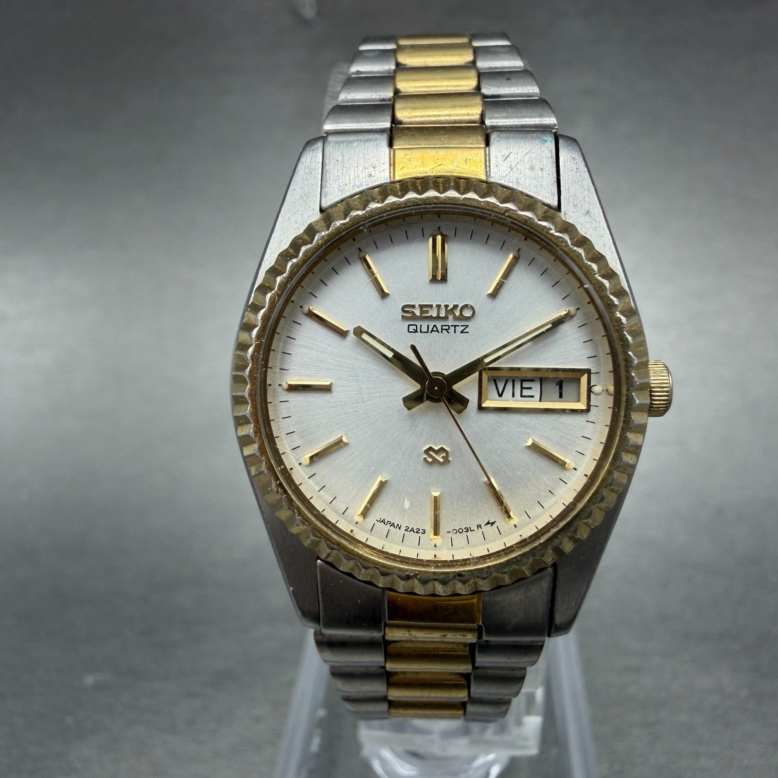 Seiko SQ Watch Women 25mm Silver Dial Two Tone Daydate Round 2A23-0039 NewBat 980