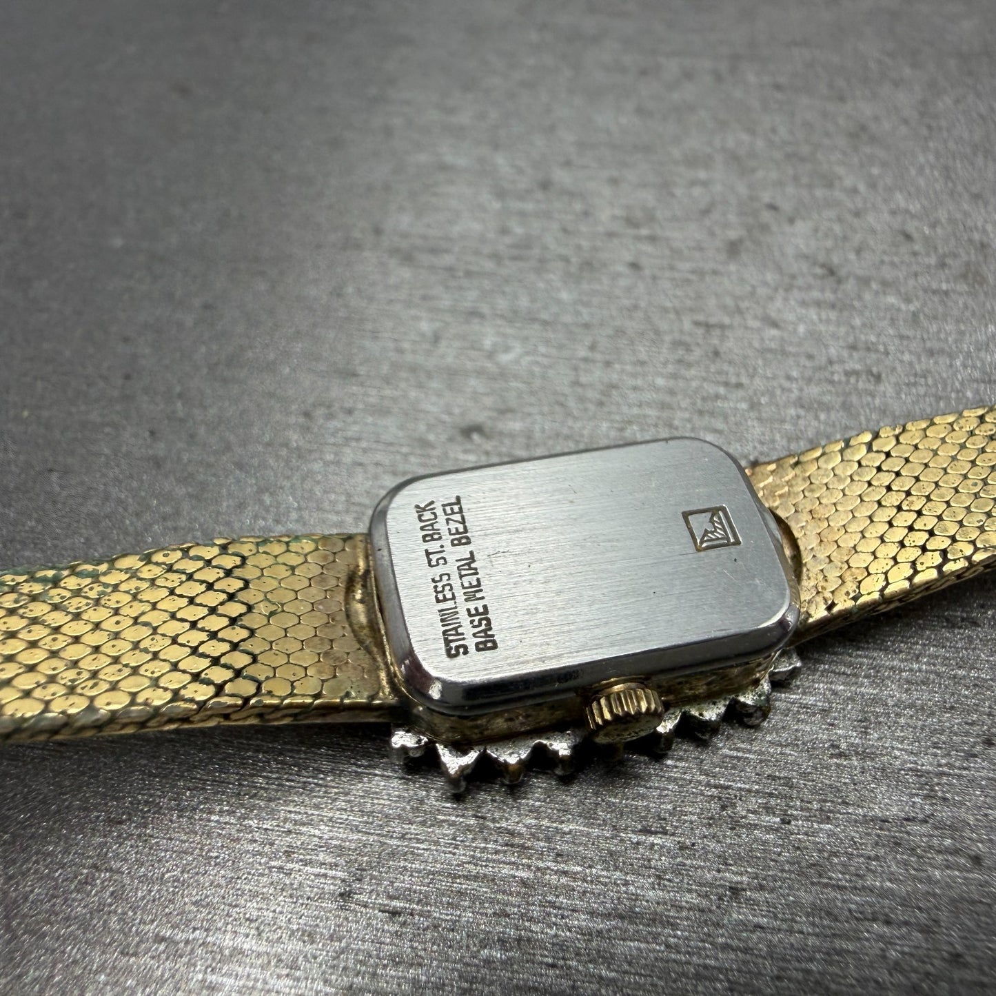 Armitron Deauville Watch Women 12mm Gold Tone Diamond Bezel BROKEN!! New Battery14
