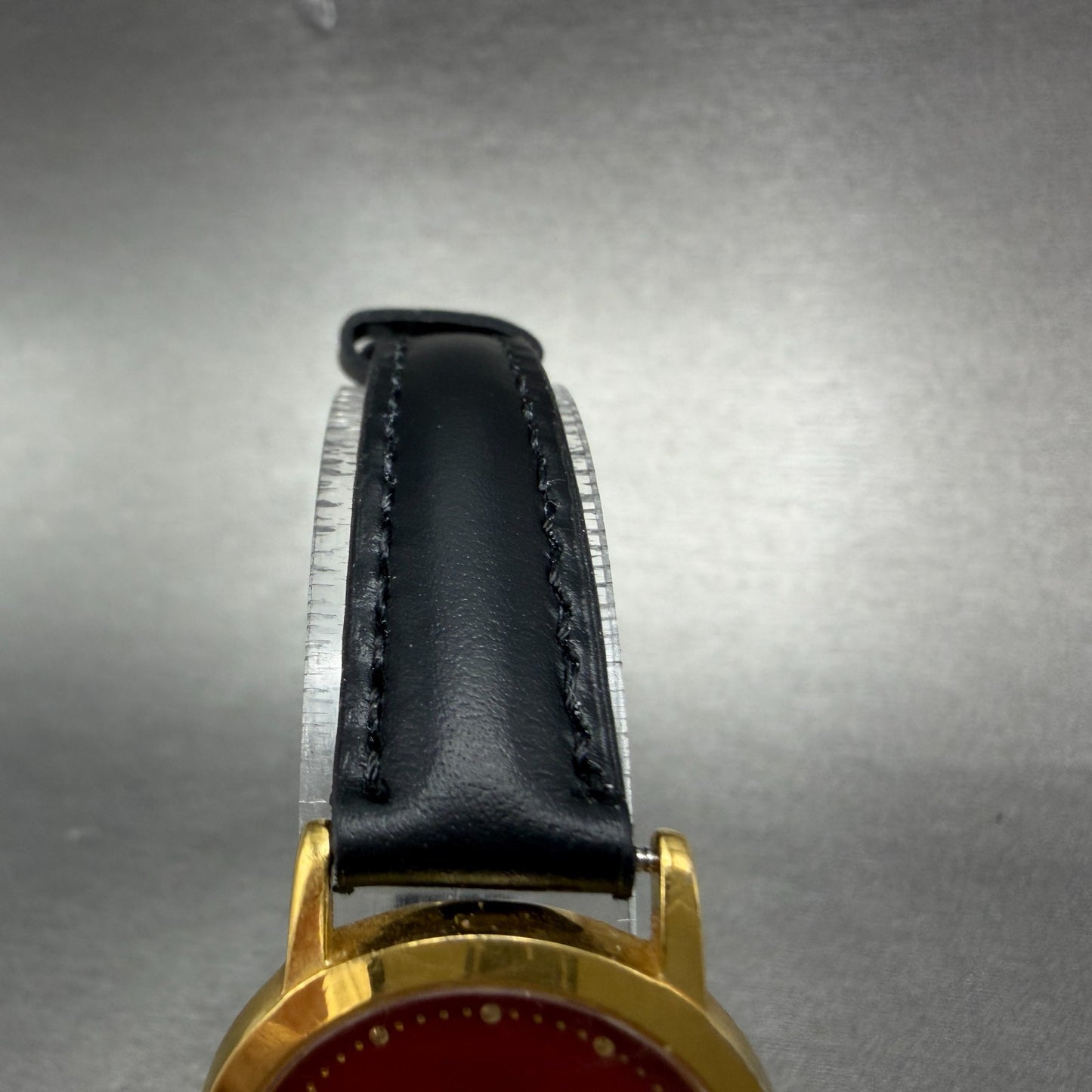 Seiko Watch Women 26mm Red Dial Gold Tone Round 1N00-0A29 New Battery Leather 564