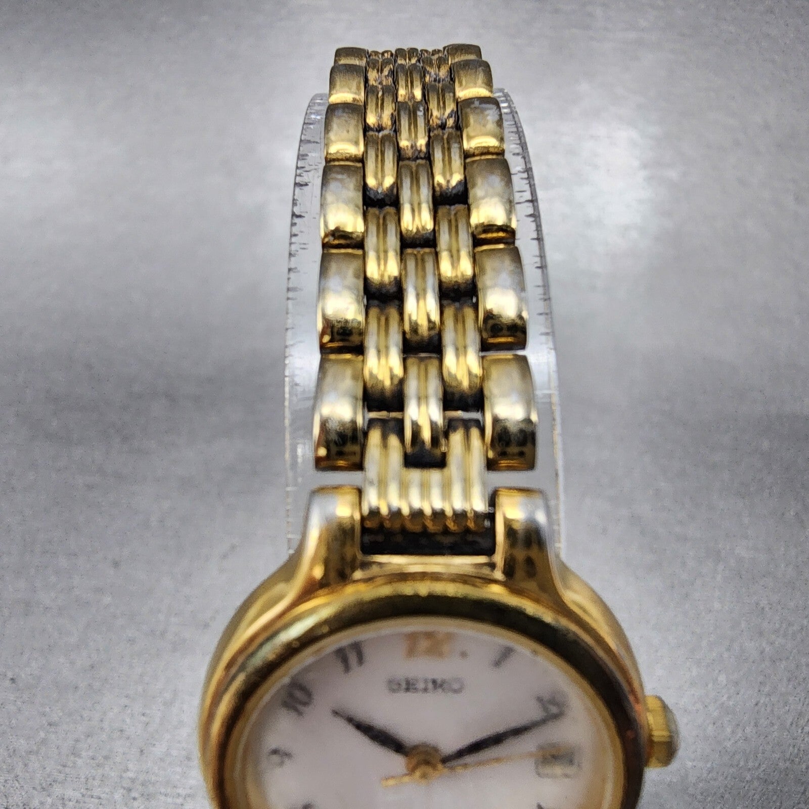 Seiko Watch Women 23mm White Dial Gold Tone Date Round 7N820228 New Battery5