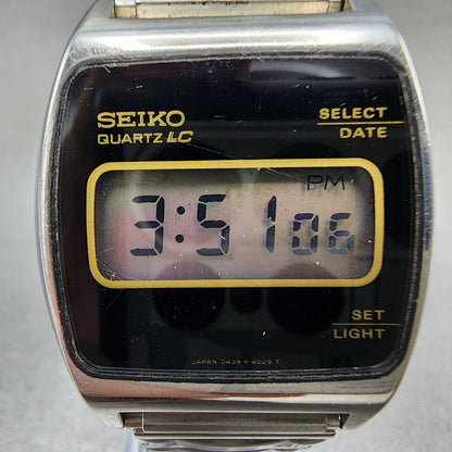 Seiko Digital Watch Men 33mm LCD Black Dial Silver Tone Rectangle 0439-4029 READ