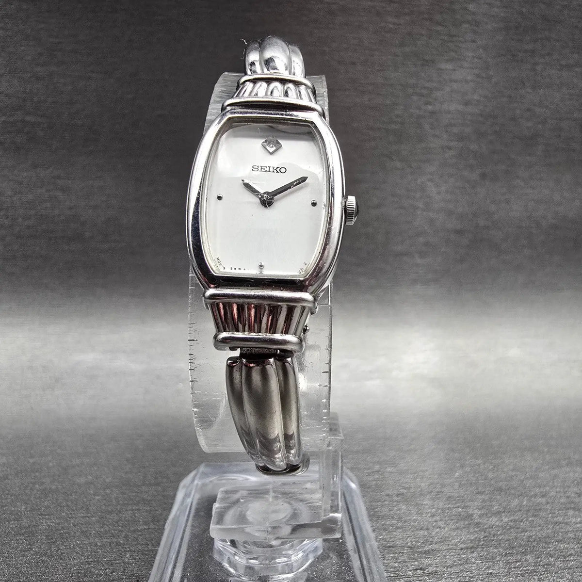 Seiko Watch Women 16mm Silver Dial Silver Tone Rectangle 1N00-0PA0 New Battery5