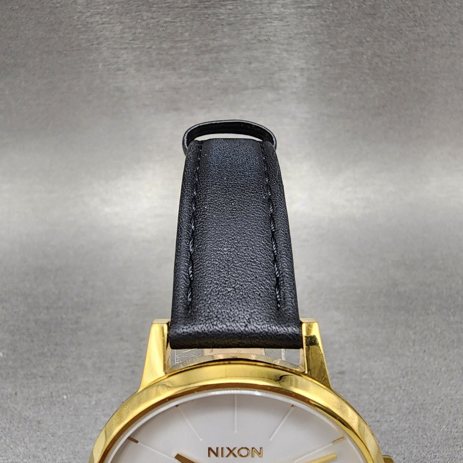 Nixon Kensington Watch Women 37mm White Dial Gold Tone Round New Battery4