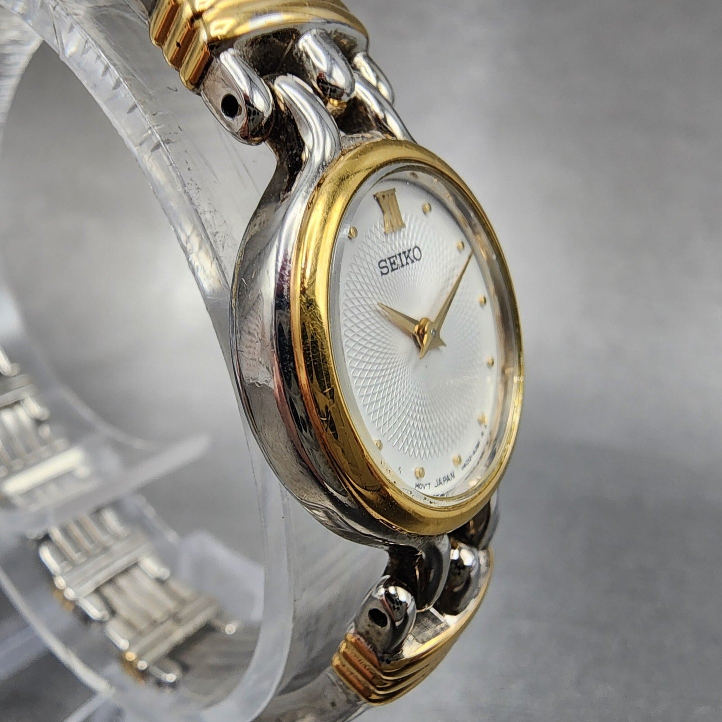 Seiko Watch Women 21mm White Dial Two Tone Round V4001229 New Battery3