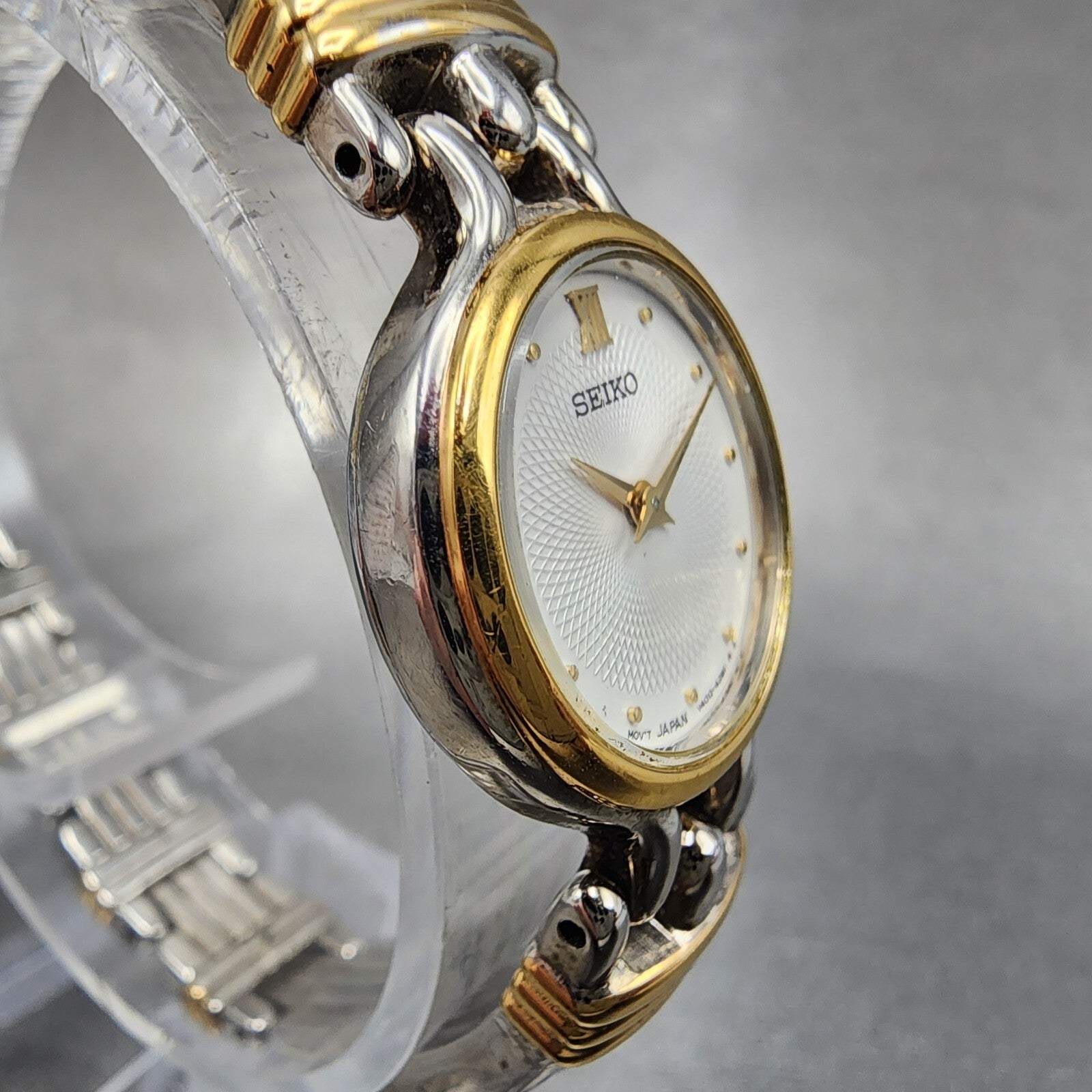 Seiko Watch Women 21mm White Dial Two Tone Round V4001229 New Battery3