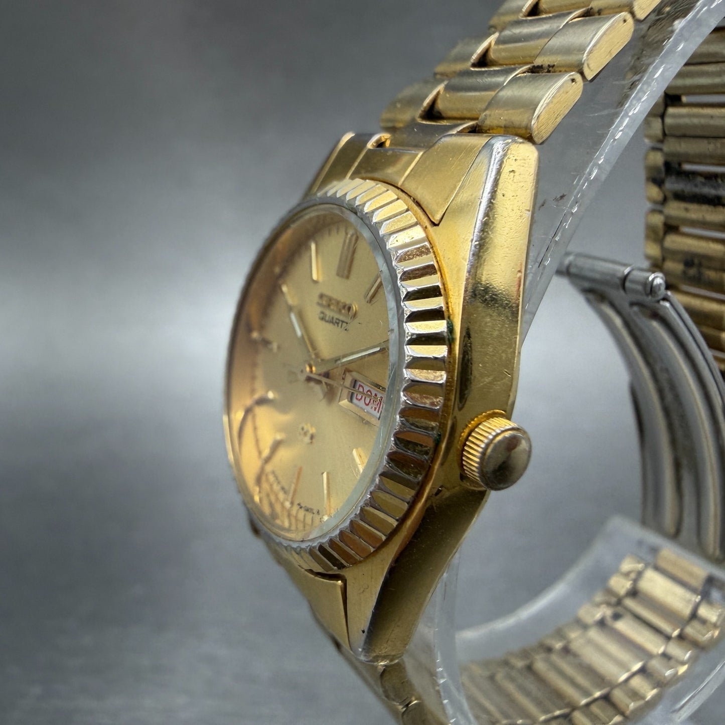 Seiko SQ Watch Women 24mm Gold Dial Gold Tone Daydate Round 3E23-0A60 NewBatt H92