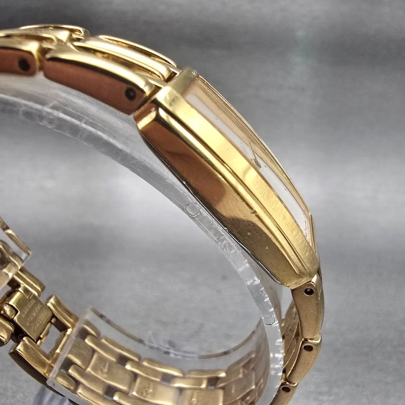 Seiko Watch Women 15mm White Dial Gold Tone Rectangle 4N00-7089 New Battery VTG3