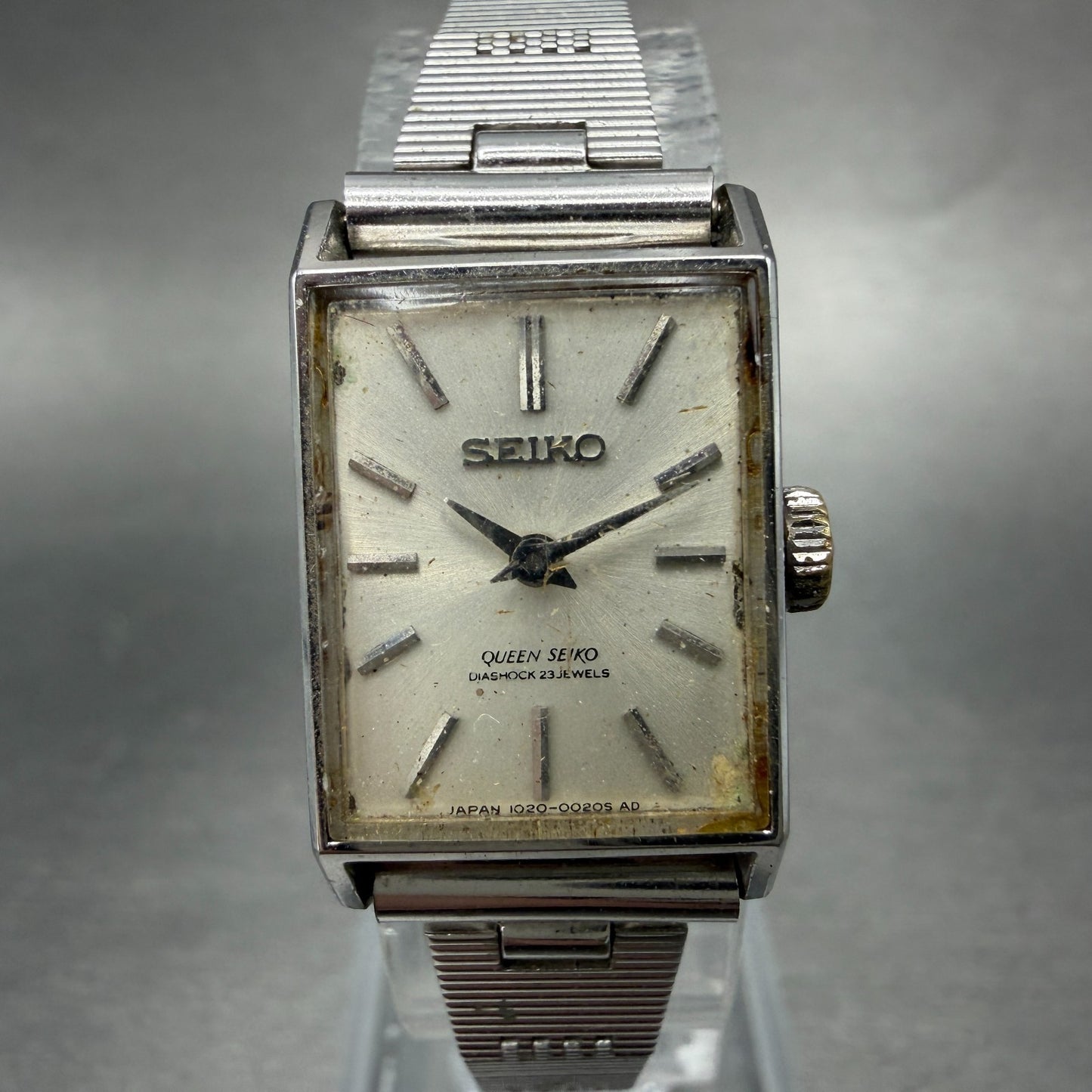 Seiko Queen Seiko Tank Watch Women 16mm White Dial Silver Tone Rectangle Runs 20