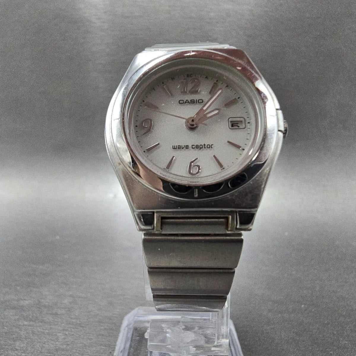 Casio Waveceptor Watch Women 28mm White Dial Silver Tone Date LWQ-10 Works JP 125
