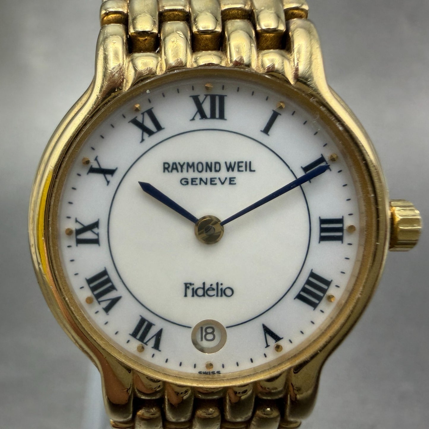 Raymond Weil Watch Women 24mm White Dial Gold Plated Date Round 4702 New Battery1