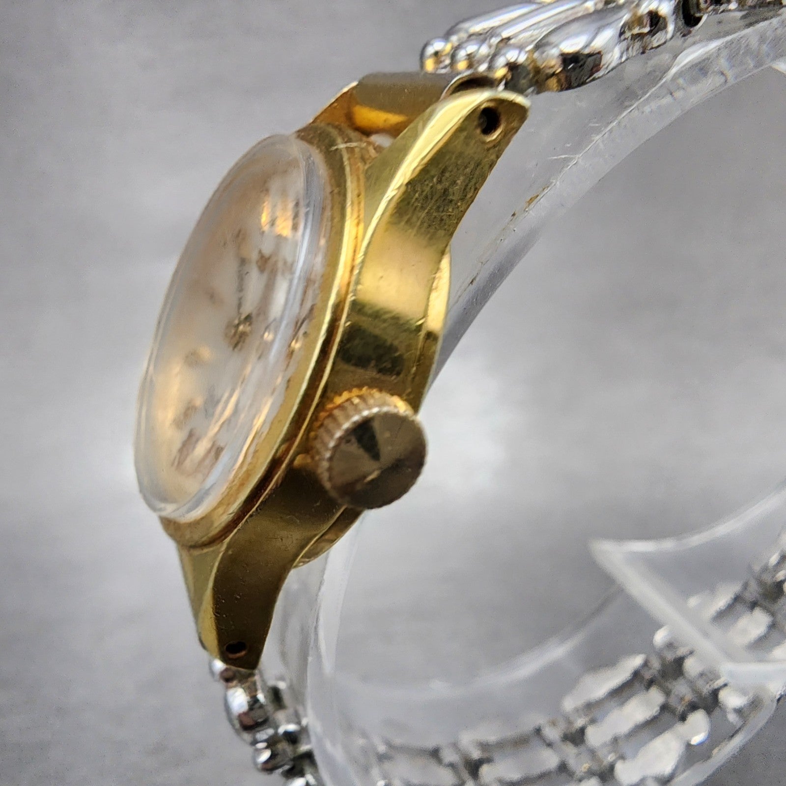 Citizen Claire Watch Women 22mm White Dial Gold Tone Manual Wind Runs VTG2