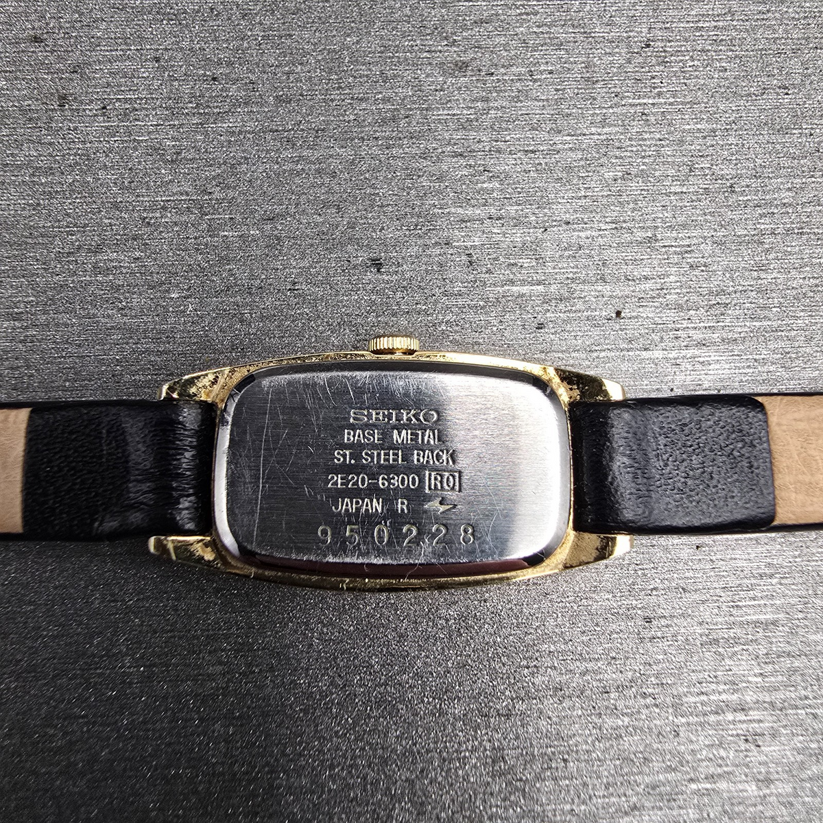 Seiko Watch Women 13mm Gold Dial Gold Tone Rectangle 2E20-6300 New Battery10