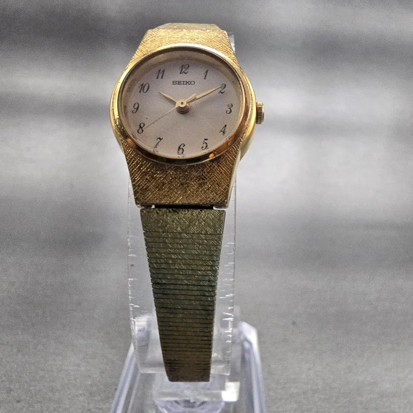 Seiko Watch Women 19mm Ivory Dial Gold Tone Round V401-1819 New Battery Vintage5