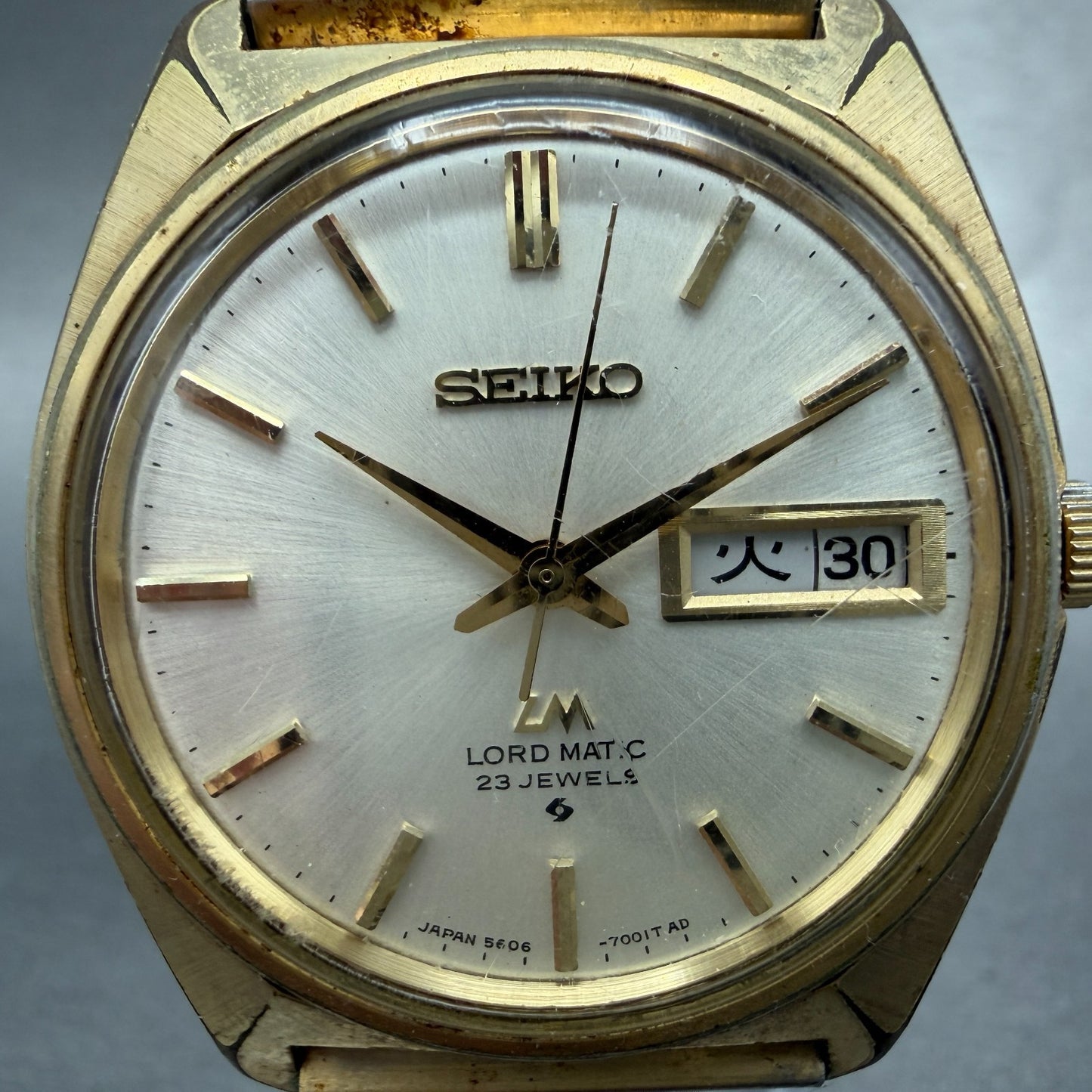 Seiko Lordmatic Watch Men 36mm Silver Dial Gold Tone Daydate 5606-7000 Runs VTG1