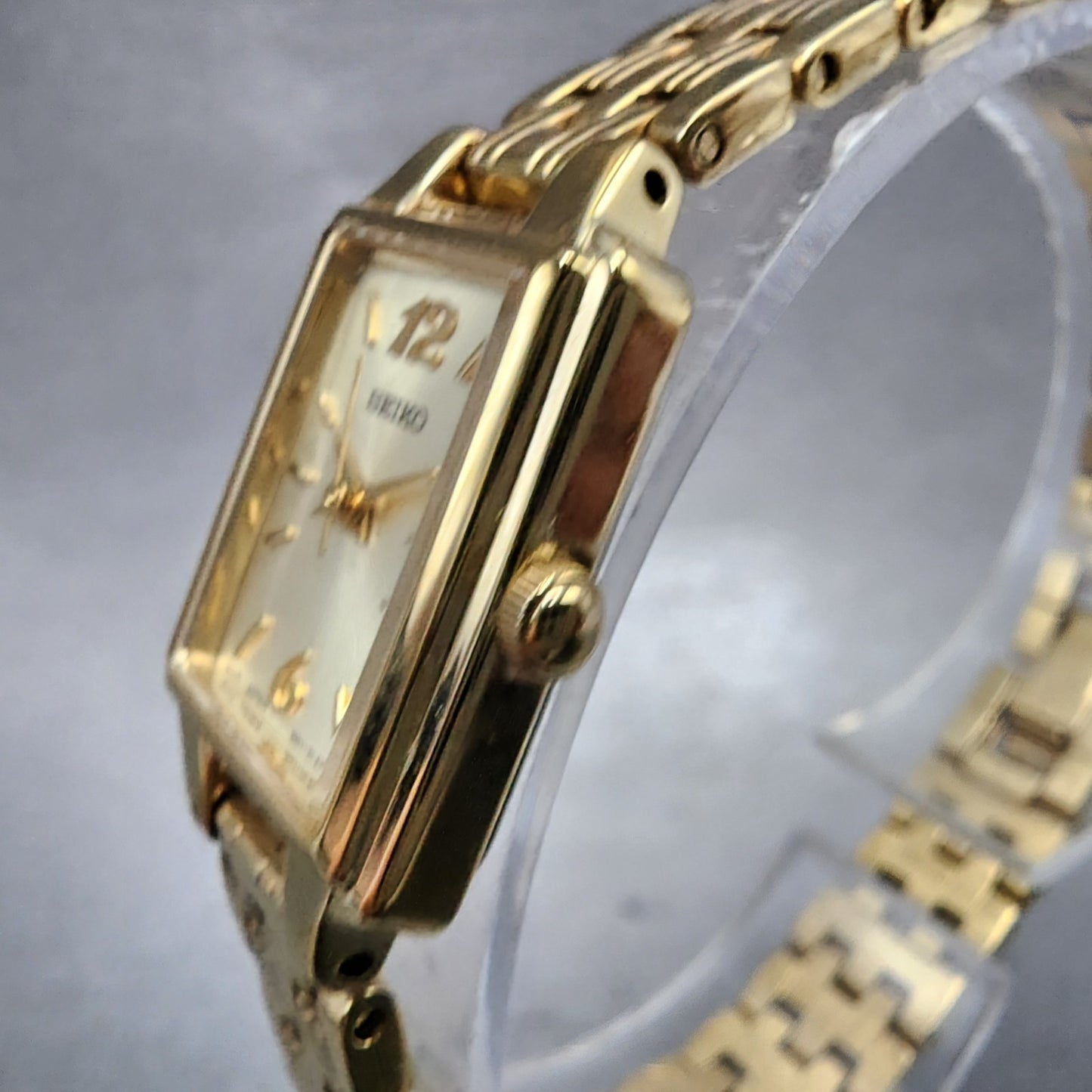 Seiko Tank Watch Women 16mm Champagne  Dial Gold Tone 1n010FH0 New Battery2