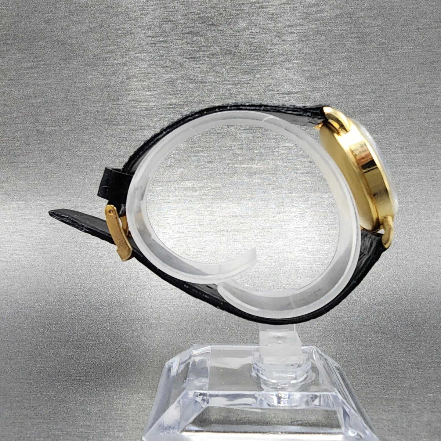VTG Spazial Watch Women 26mm Black Dial Gold Tone Oval Manual Wind Runs
