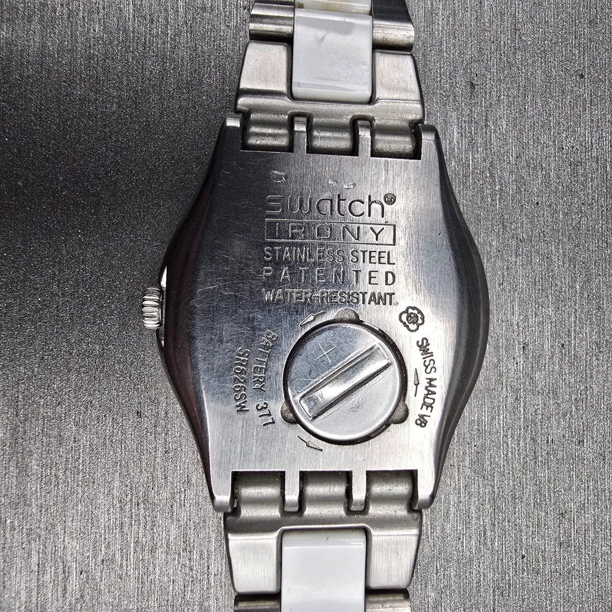 Swatch Tresor Blanc Watch Women 33mm White Dial Silver Tone YLS141GC New Battery10