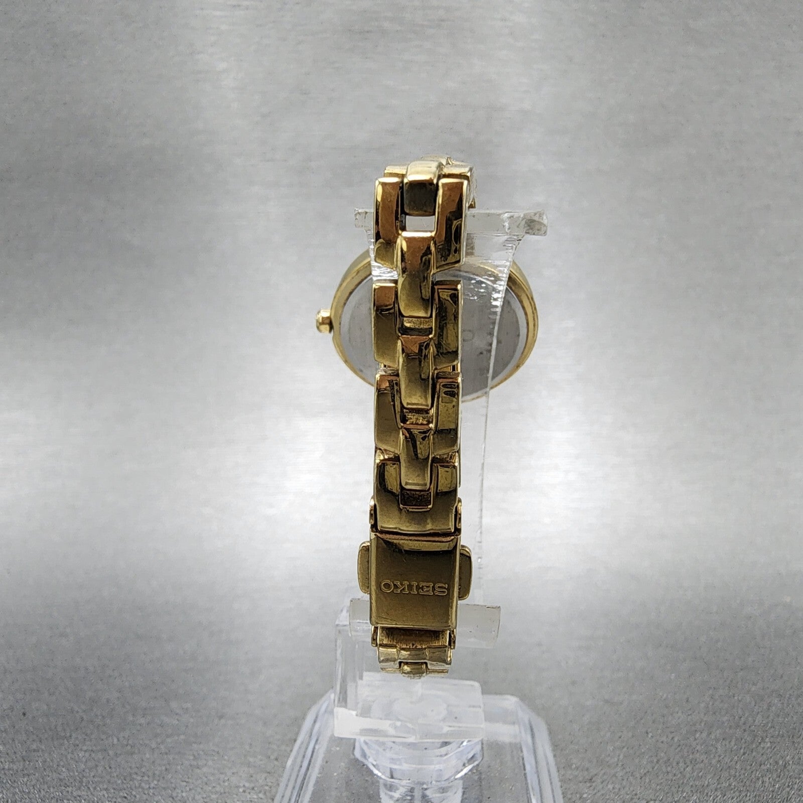 Seiko Solar Watch Women 27mm MOP Dial Gold Tone Round V1150BM0 Runs7