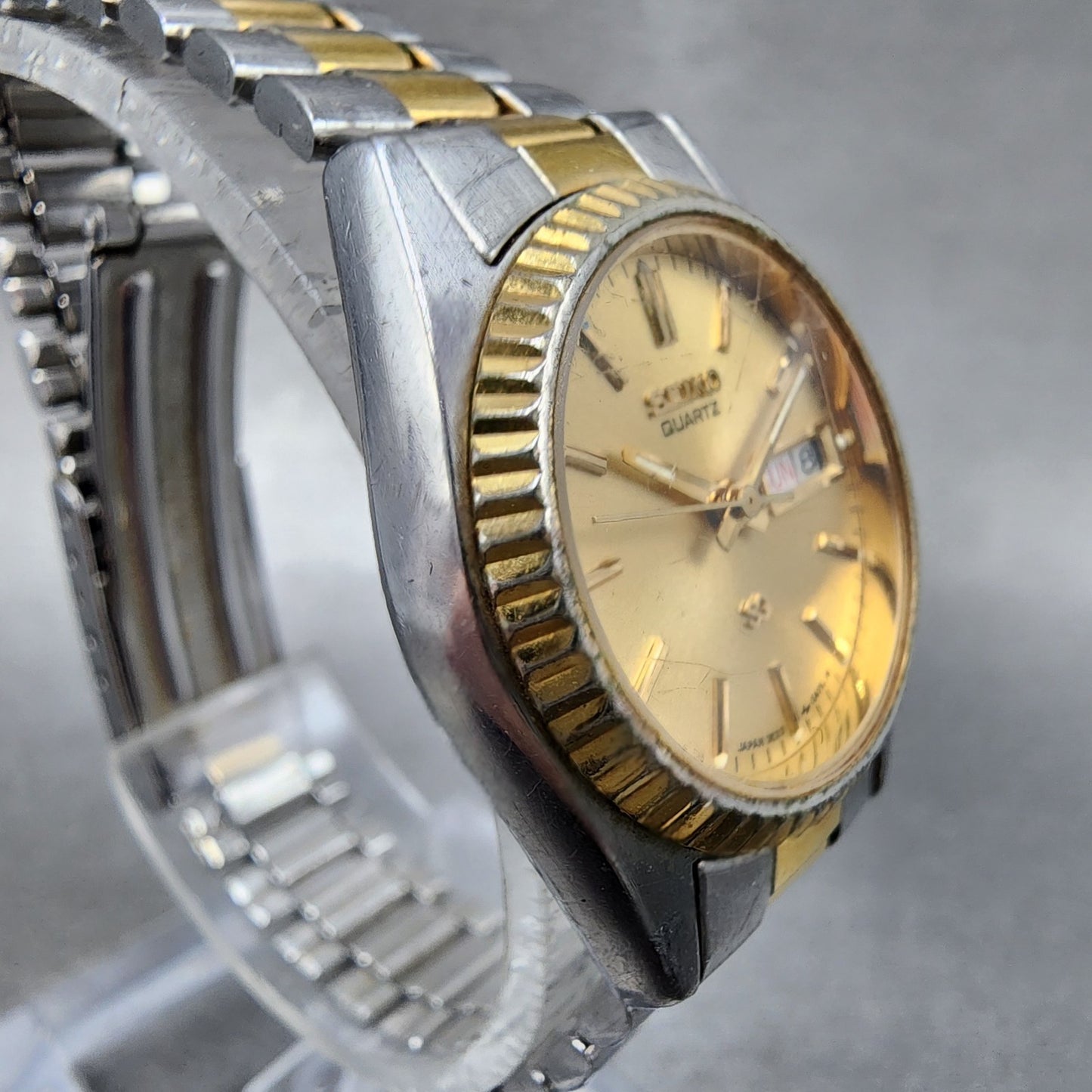 Seiko SQ Watch Women 24mm Gold Dial Two Tone Daydate Round 3E230A60 New Battery4
