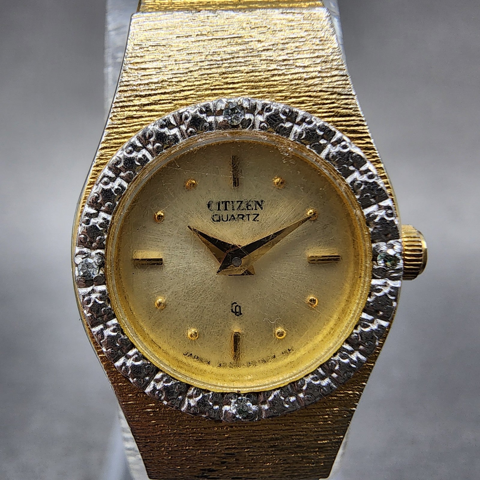 Citizen CQ Watch Women 17mm Champagne Dial Gold Tone 3220324196 New Battery1
