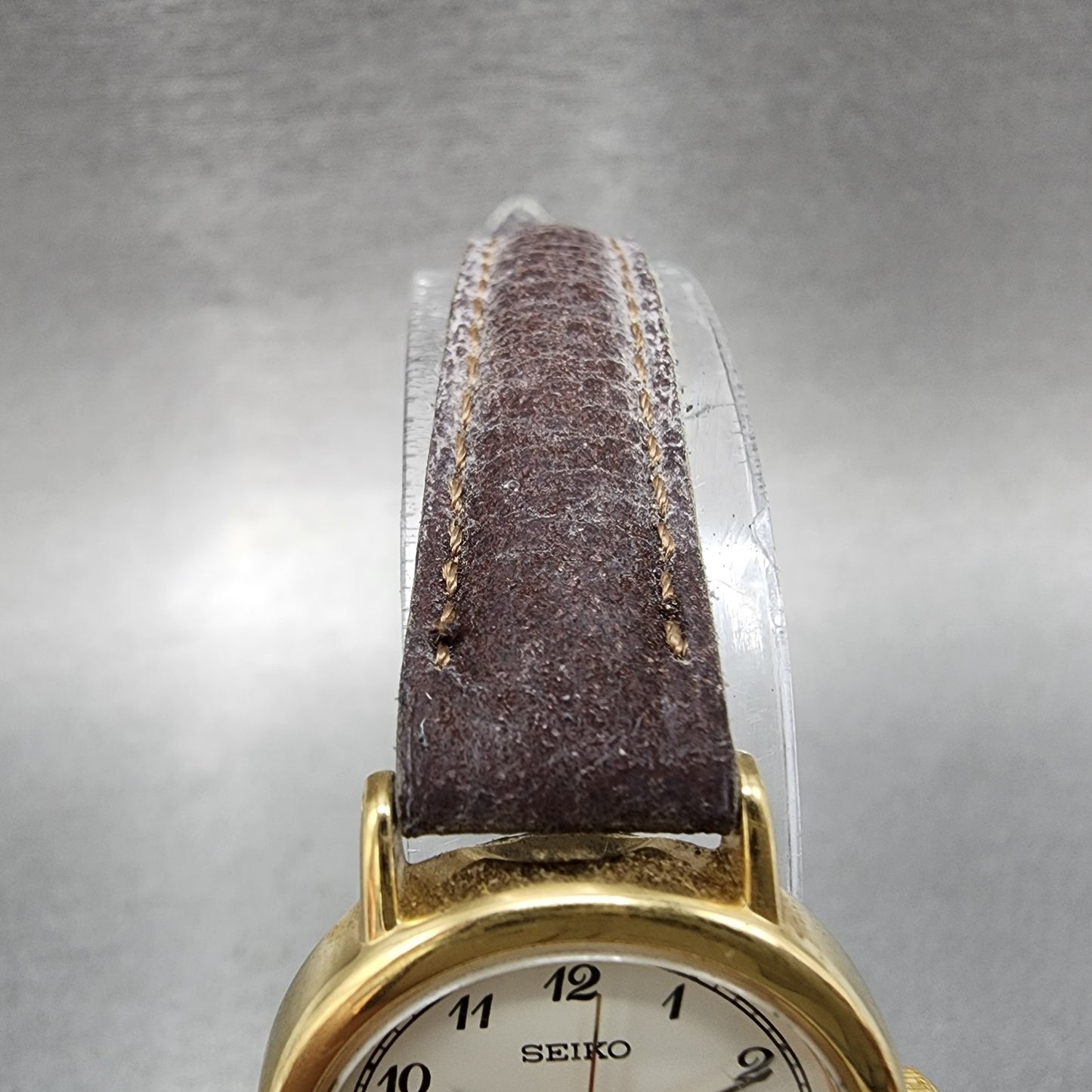 Seiko Avenue Watch Women 23mm White Dial Gold Tone Round 1F210C40 New Battery5