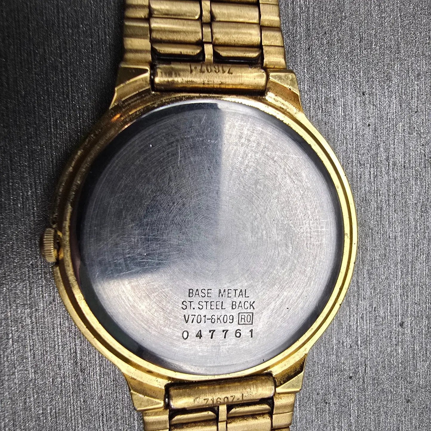 Seiko Watch Men 34mm White Dial Gold Tone Round V701-6K09 New Battery Vintage10