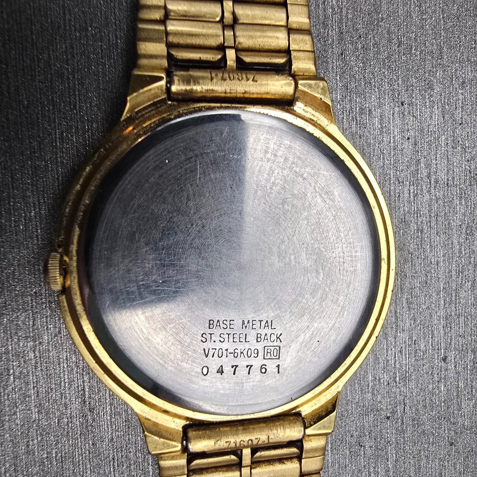 Seiko Watch Men 34mm White Dial Gold Tone Round V701-6K09 New Battery Vintage10
