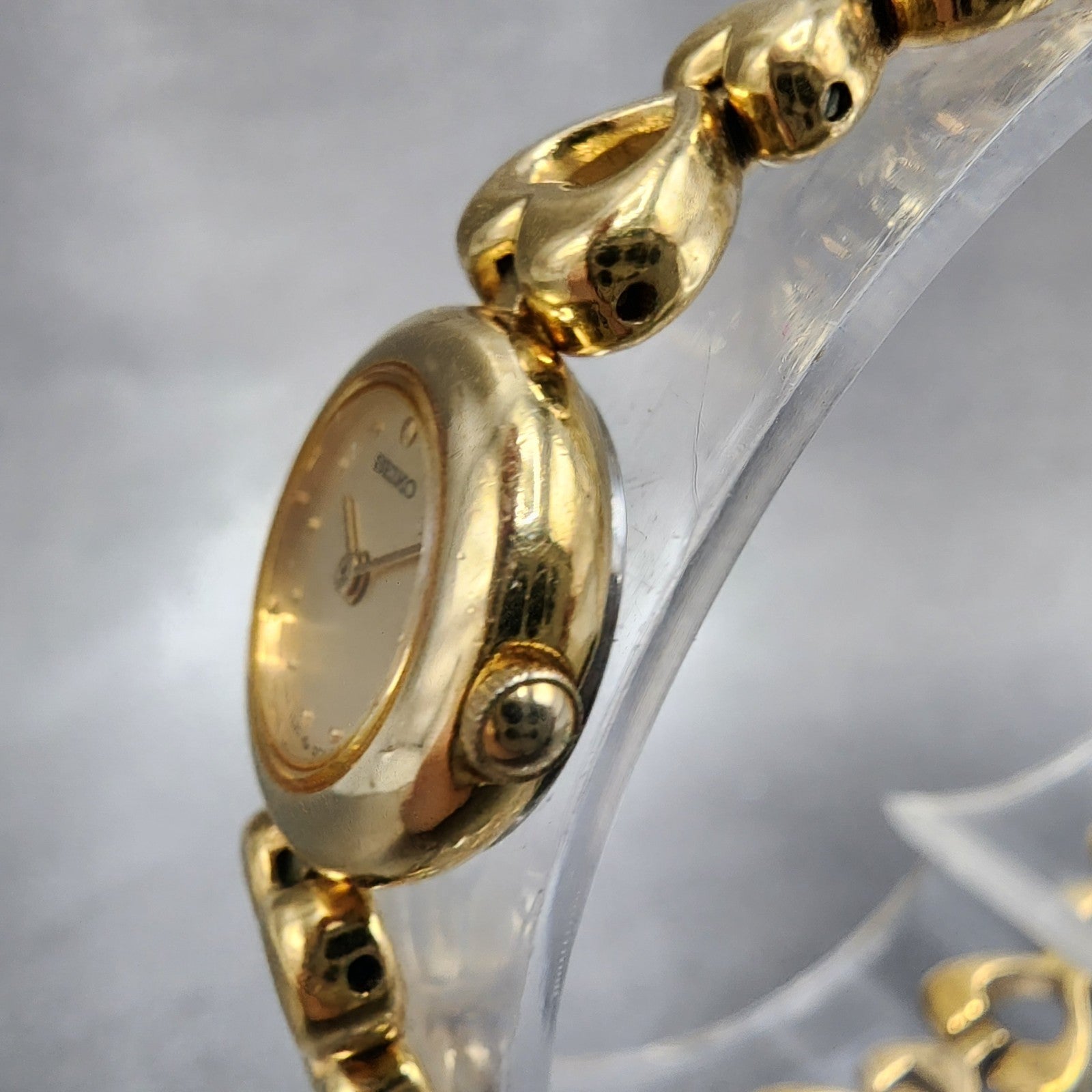 Seiko Heart Watch Women 16mm Champagne Dial Gold Tone 1e200d30 New Battery2