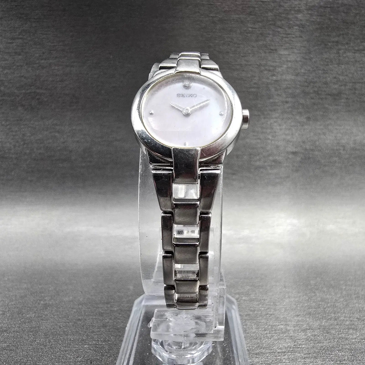 Seiko Watch Women 20mm Pink MOP Dial Silver Tone Round 1N00-0GM0 New Battery VTG5
