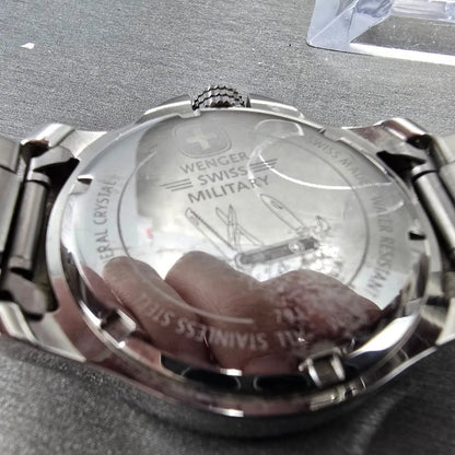 Wenger Swiss Military Dive Watch Men 40mm Black Dial Steel Date 79176 New Batt9