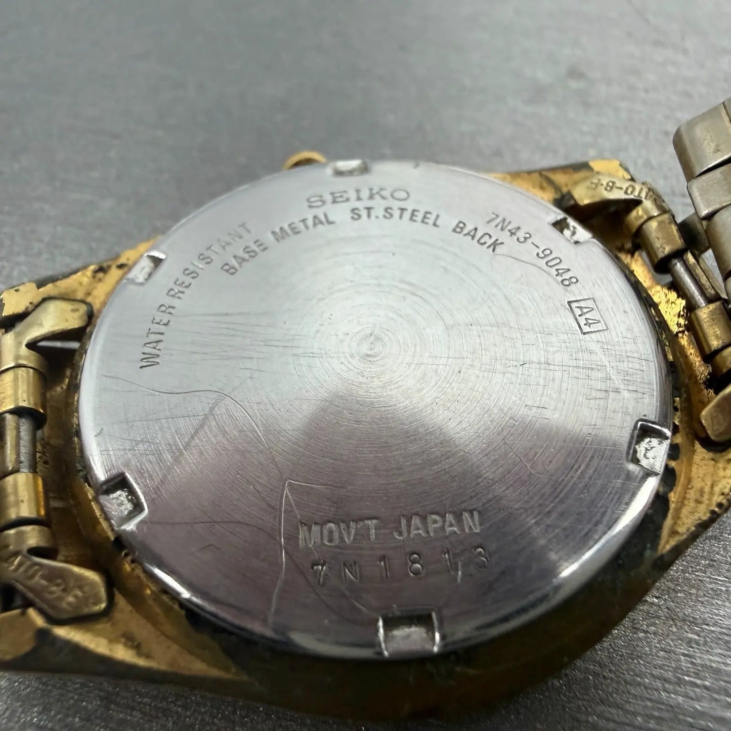 48043098