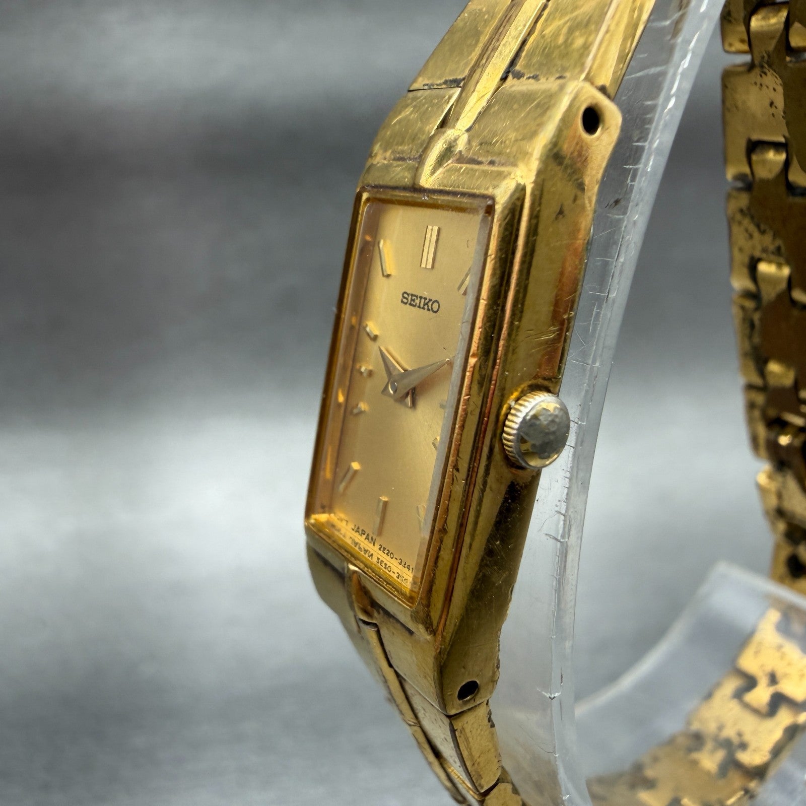 Seiko Tank Watch Women 13mm Champagne Dial Gold Tone Rectangle 2e20-7479 NewBat32