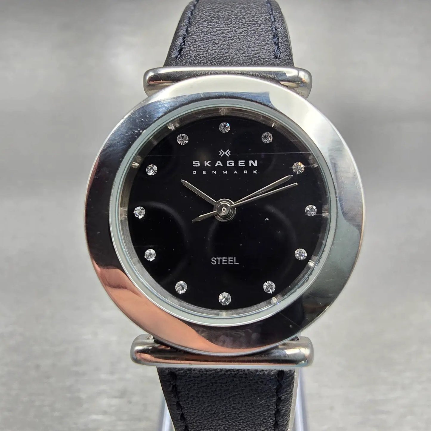 Skagen Watch Women 25mm Black Dial Silver Tone Round 107SSLB New Battery Leather0