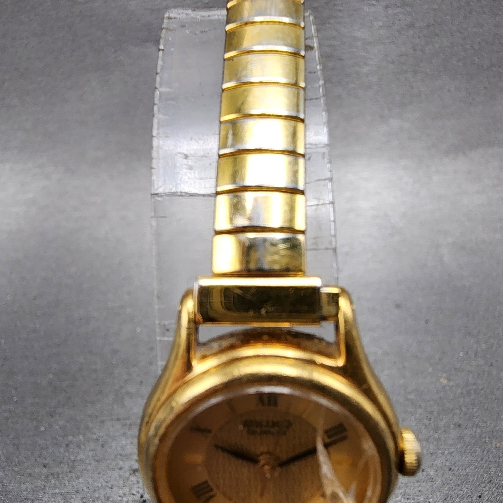 Seiko Watch Women 21mm Champagne Dial Gold Tone Round V4011221 New Battery4