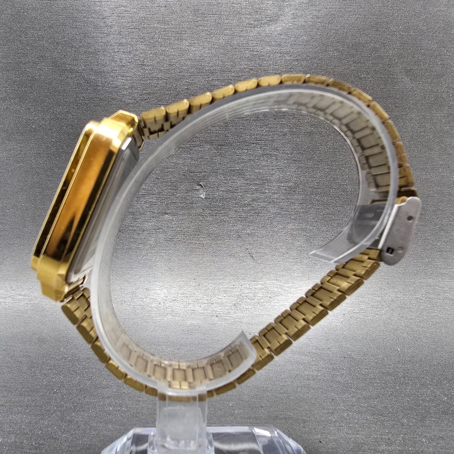 Casio A120WE Watch Men 33mm Gold Dial Gold Tone Alarm Chronograph New Battery6
