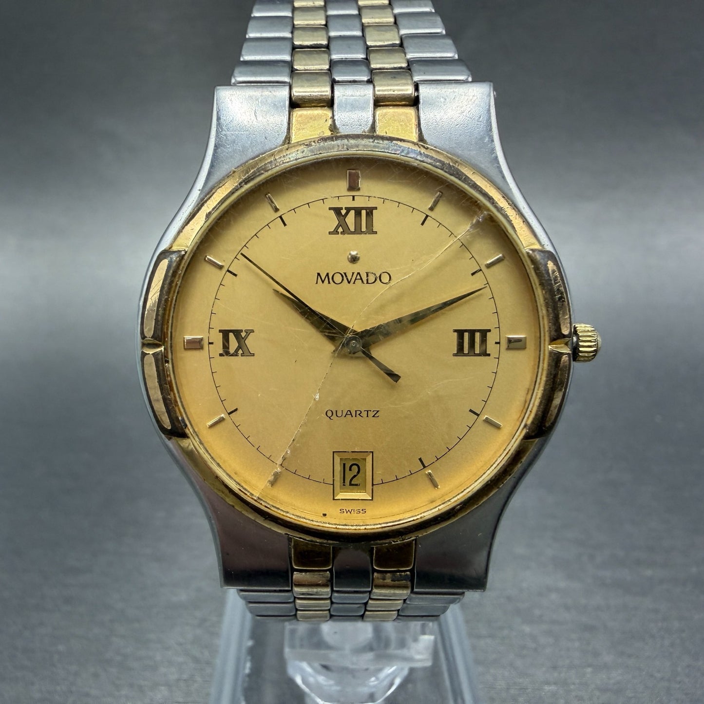 Movado Watch Men 34mm Gold Dial Two Tone Date Round 88-52-867 CRACKED New Batt0