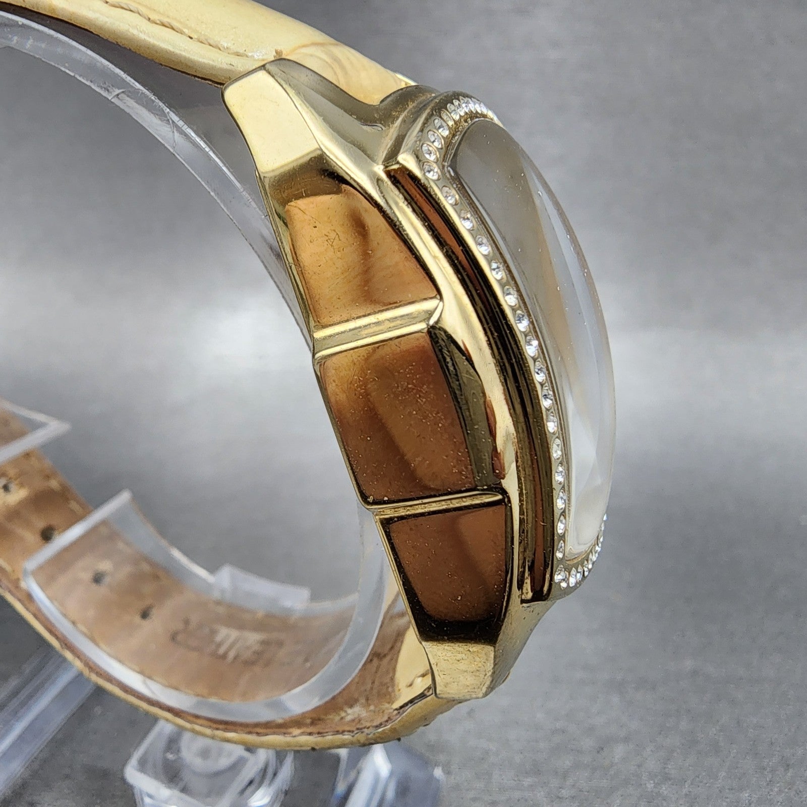 Invicta Lupah Watch Women 26mm MOP Dial Gold Tone Oval 0160 New Battery3