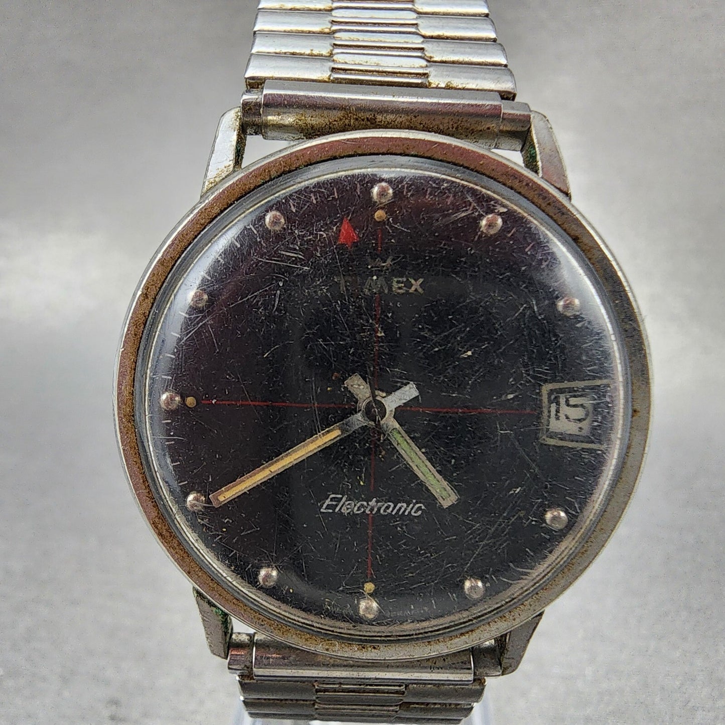 Timex Electronic Model 87 Watch Men 35mm Black Dial Silver Tone Date Round PARTS2