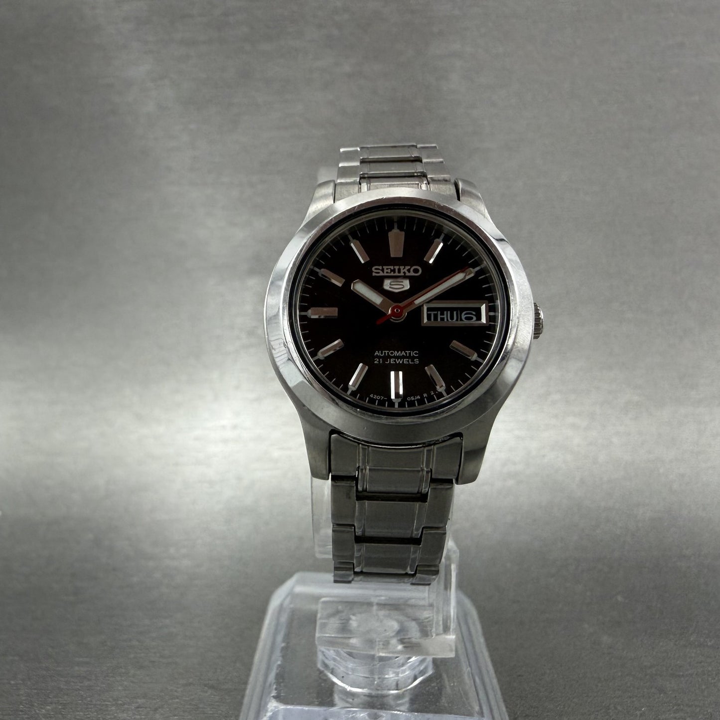 Seiko 5 Watch Women 25mm Balck Dial Stainless Steel Daydate Round 4207-01F0 Runs5