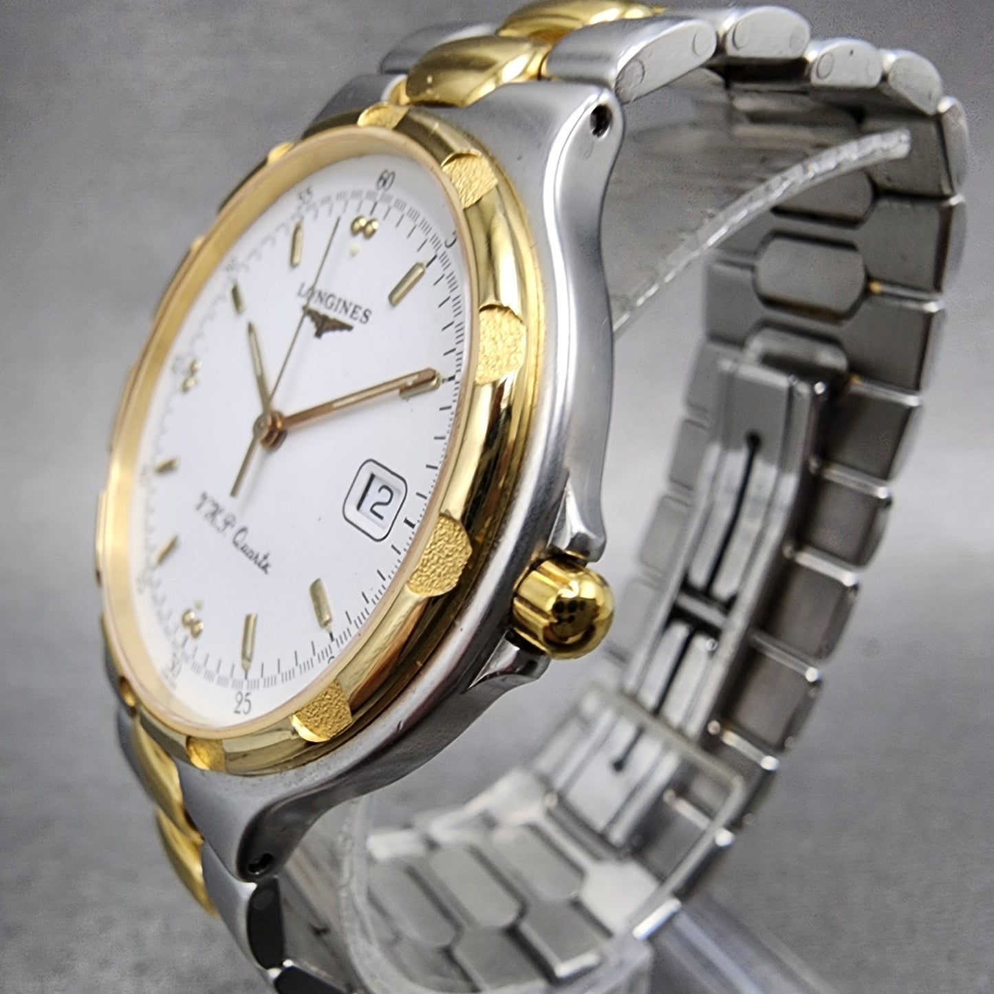 Longines Conquest VHP Watch Men 35mm White Dial Two Tone Date Round New Battery2