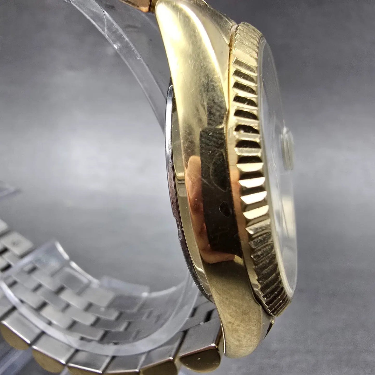 Belair Watch Men 35mm White Dial Gold Tone Date Round New Battery3