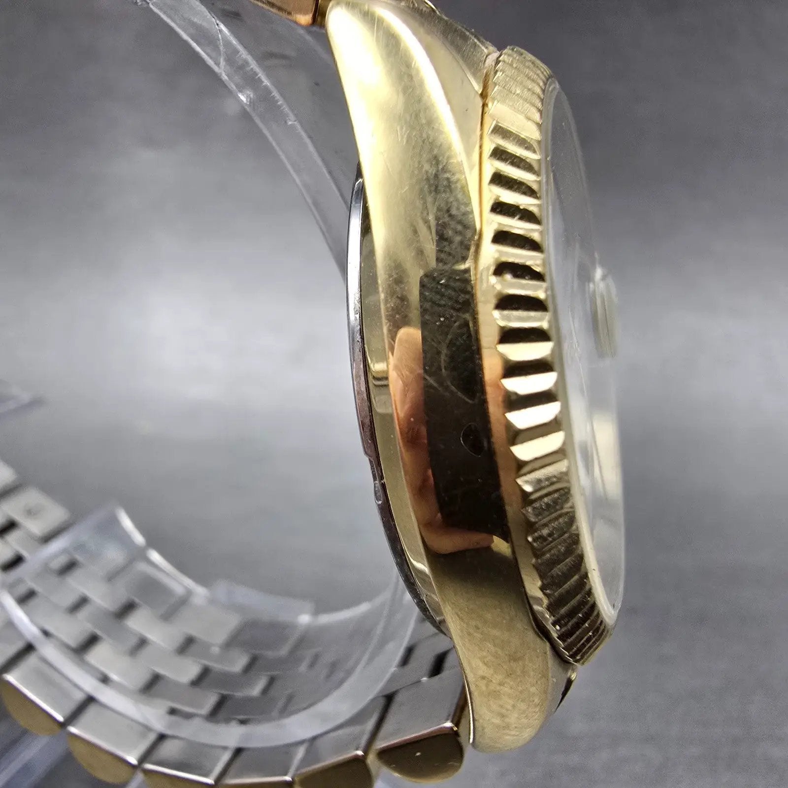 Belair Watch Men 35mm White Dial Gold Tone Date Round New Battery3