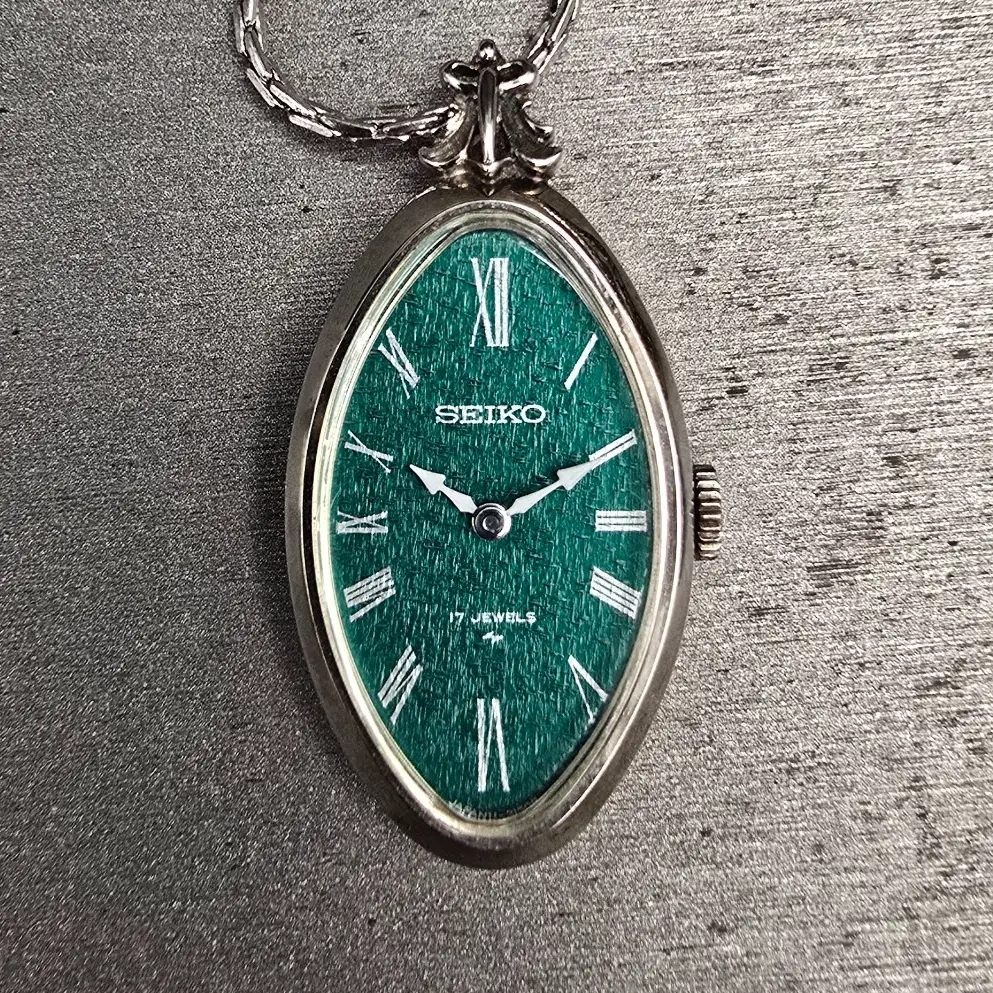 Seiko Necklace Watch Women 19mm Green Dial Silver Tone Oval 11-7990 Manual Wind0