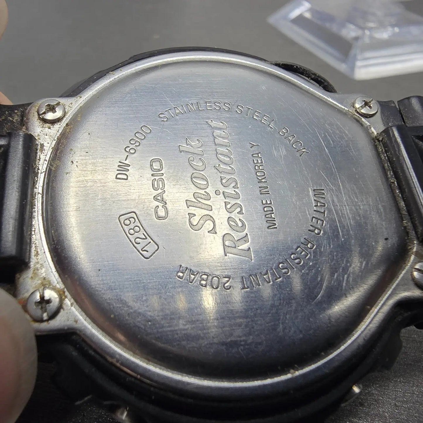 Casio G-Shock DW-6900 Watch Men 50mm Black  Alarm Chrono 1289 CRACKED New Batt10