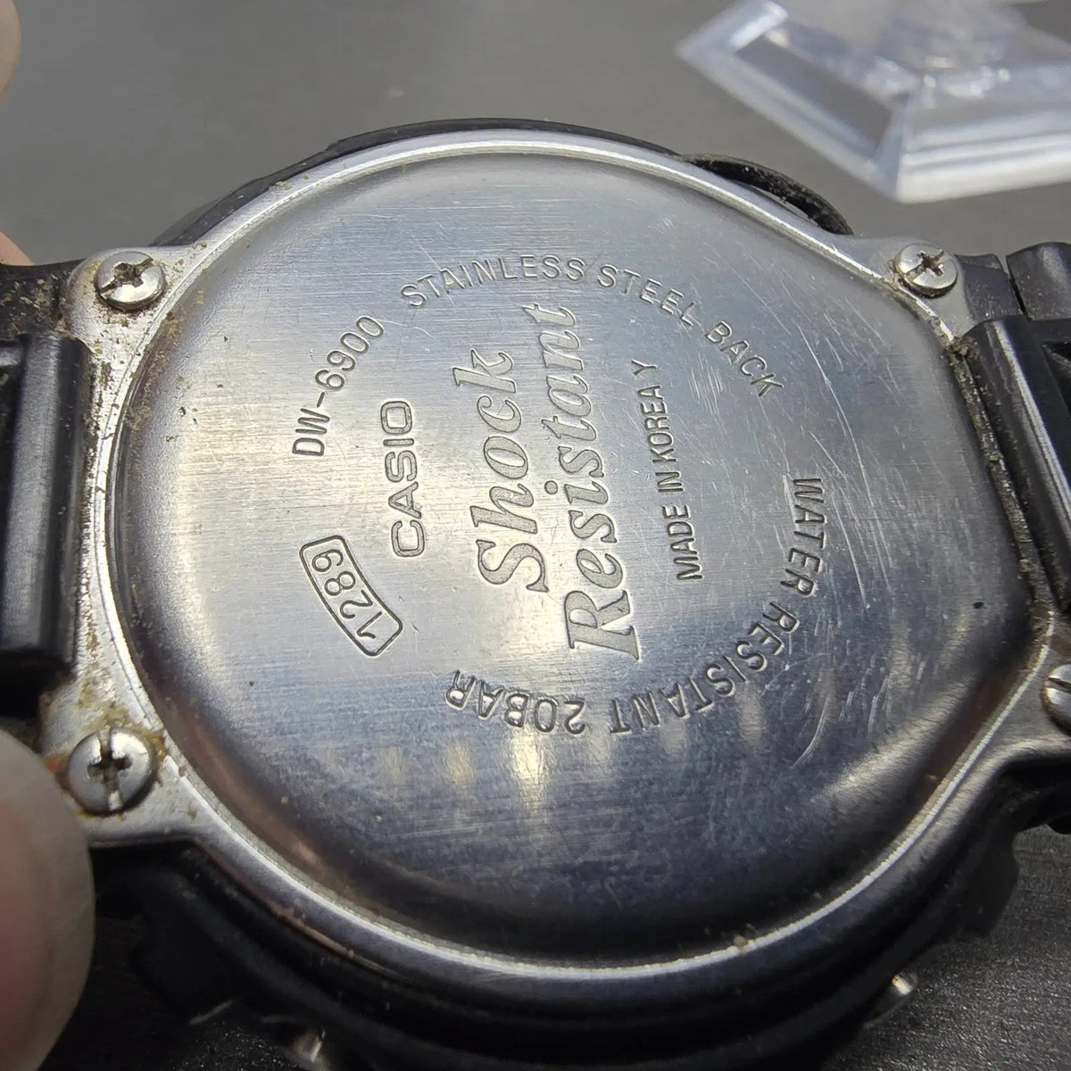 Casio G-Shock DW-6900 Watch Men 50mm Black  Alarm Chrono 1289 CRACKED New Batt10