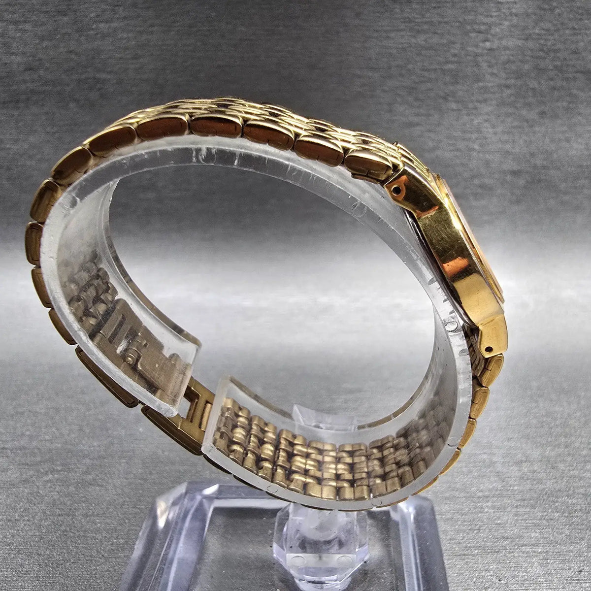 Seiko Watch Women 19mm White Dial Gold Tone Round V400-0368 New Battery8